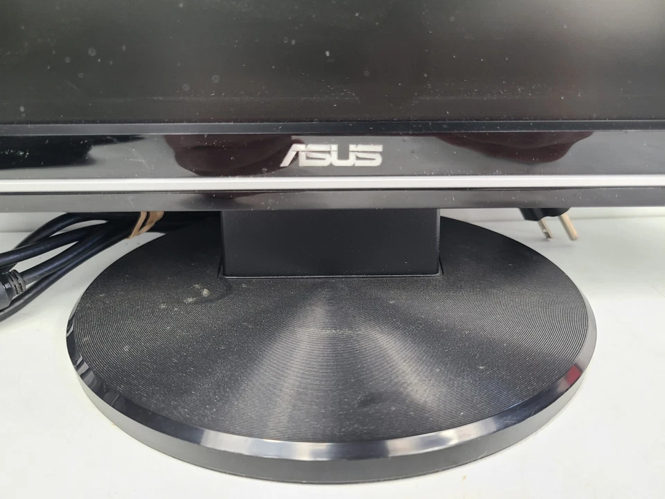 ASUS VW224 22" Widescreen LCD Monitor HDCP Support w/Built-in Speakers (TESTED) - Image 4 of 4