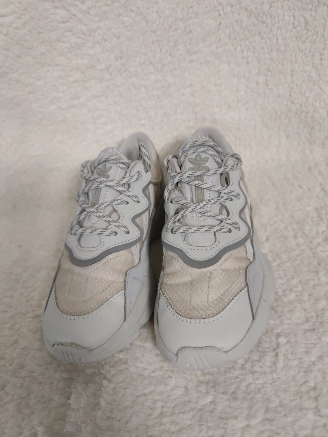 Size 3 Boys adidas OZWEEGO Shoes – White | Casual Running Sneakers Size 3 Boys adidas OZWEEGO Shoes – White | Casual Running Sneakers