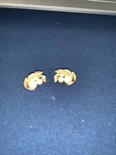 Tri FAIR leaf Earrings With Like Pears 