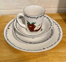 Todays Home Apple Seeds Set of 4. Dinner Plat...
