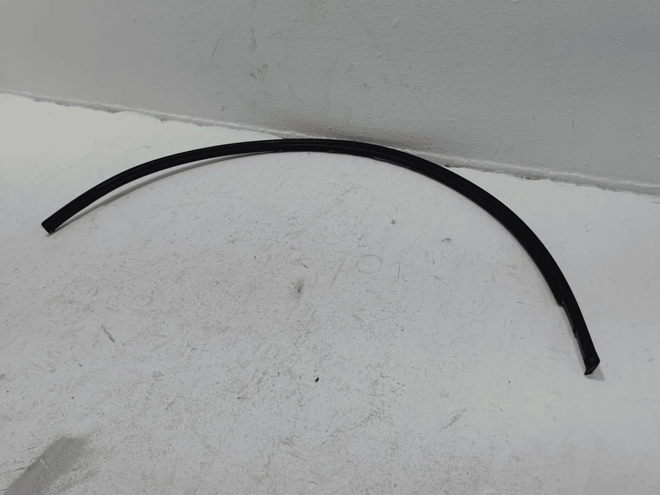 FRONT RIGHT DOOR WINDOW INNER WEATHERSRIP BELT SEAL 2020-2021 HONDA INSIGHT  OEM - Image 2 of 4