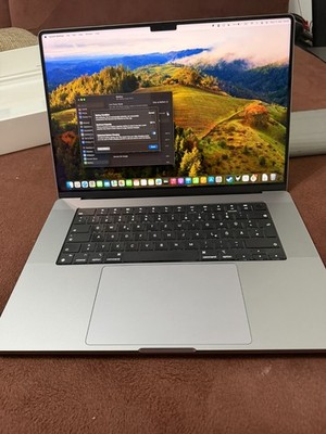 Neu Apple MacBook Pro | 16.2'' (512GB SSD, M1 Pro, 16GB)