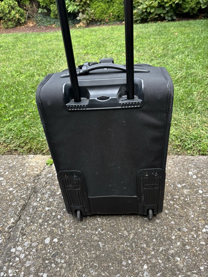 TUMI 22” Upright Wheeled Expandable Carry On Black Suitcase 2268D3 - Image 4 of 4