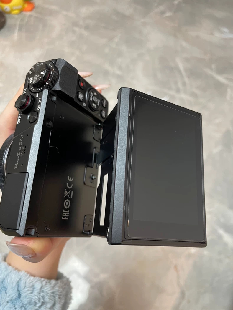 Canon PowerShot G7 X Mark II 20.1MP Digital Camera 7x Optical Zoom