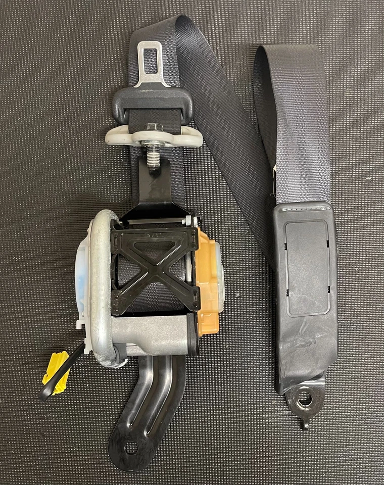 Ремень безопасности передний правый со стороны пассажира 2009 2010 2011 2012 2013 HONDA FIT OEM - Изображение 3 из 4