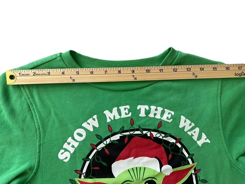 STAR WARS MANDALORIAN BABY YODA THE CHILD CHRISTMAS SWEATSHIRT YOUTH LARGE - Picture 7 of 9