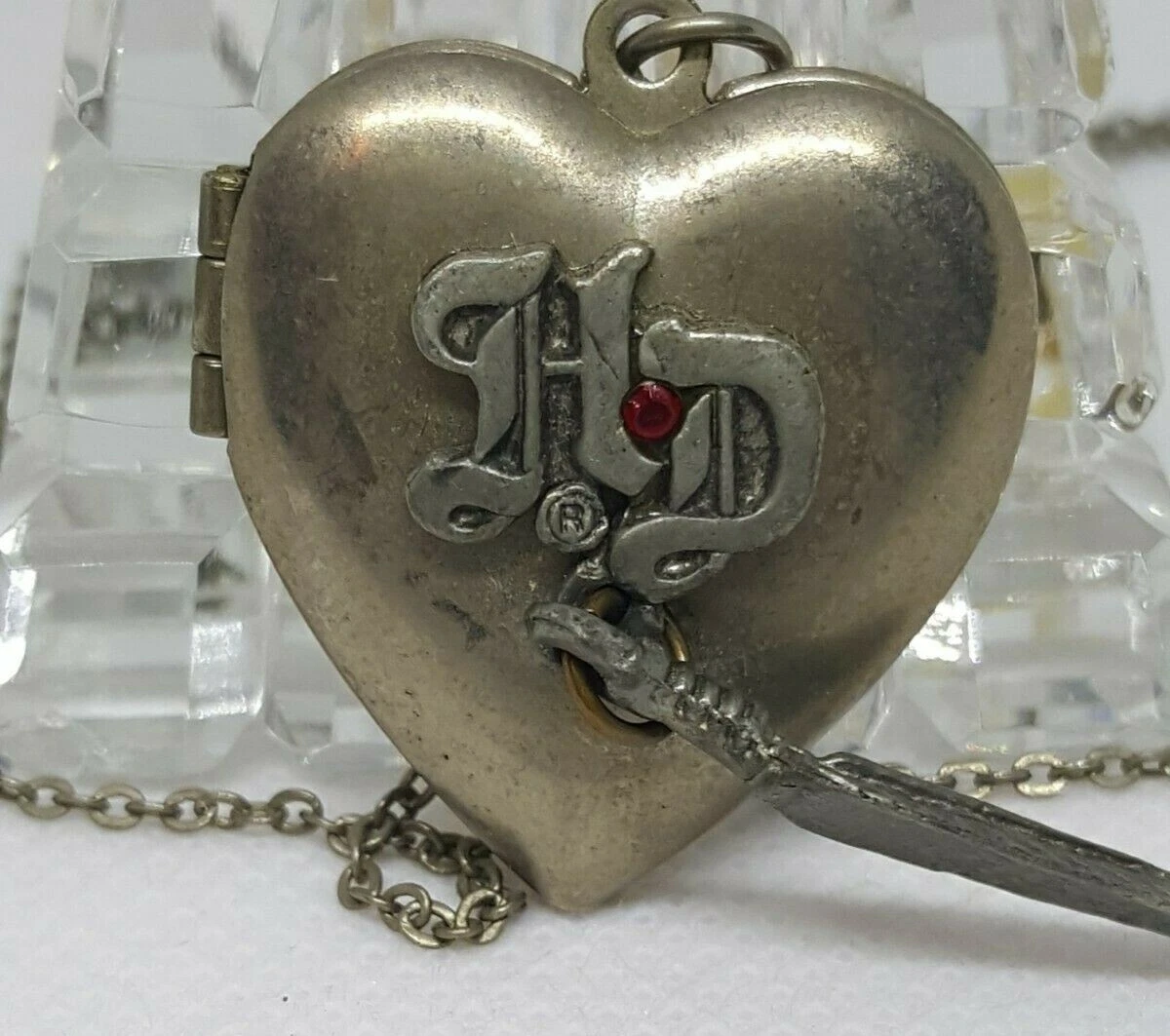 Metal cheap heart pendant