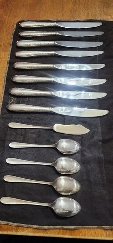 Gorham Silver Plated Flatware Set For 8 Service 25 Pieces Collectors.