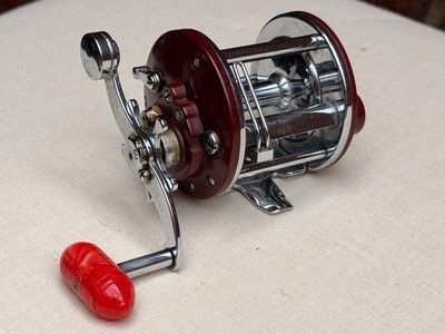 Penn Peerless No.9 Reel, Maroon Body, Red Bakelite Handle, Great Condition