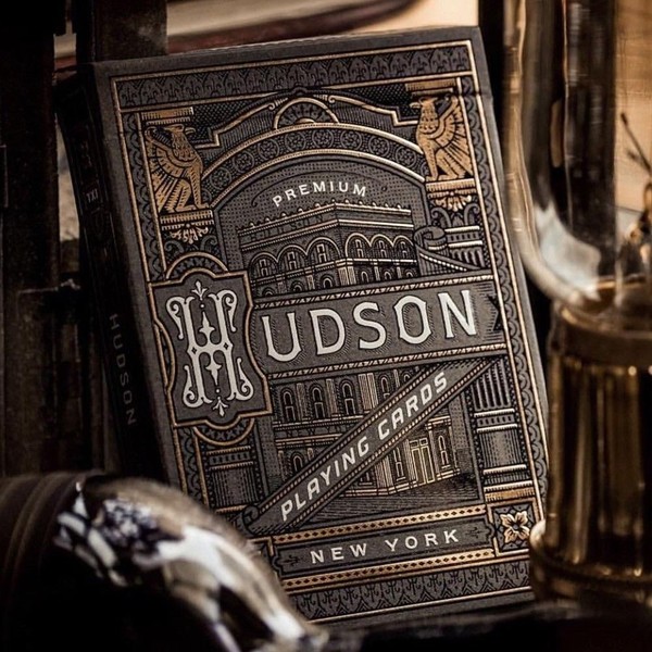 Black Hudson Theory 11 Premium Spielkarten Deck Zaubertricks Gold Versiegelt-image