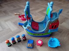 Early Learning Centre Happyland Pirate Ship, 4 figures and accessories