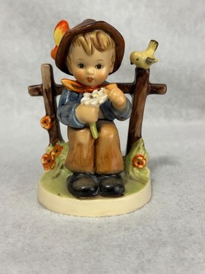 Hummel Goebel ''She Loves Me She Loves Me Not'' Figurine #174