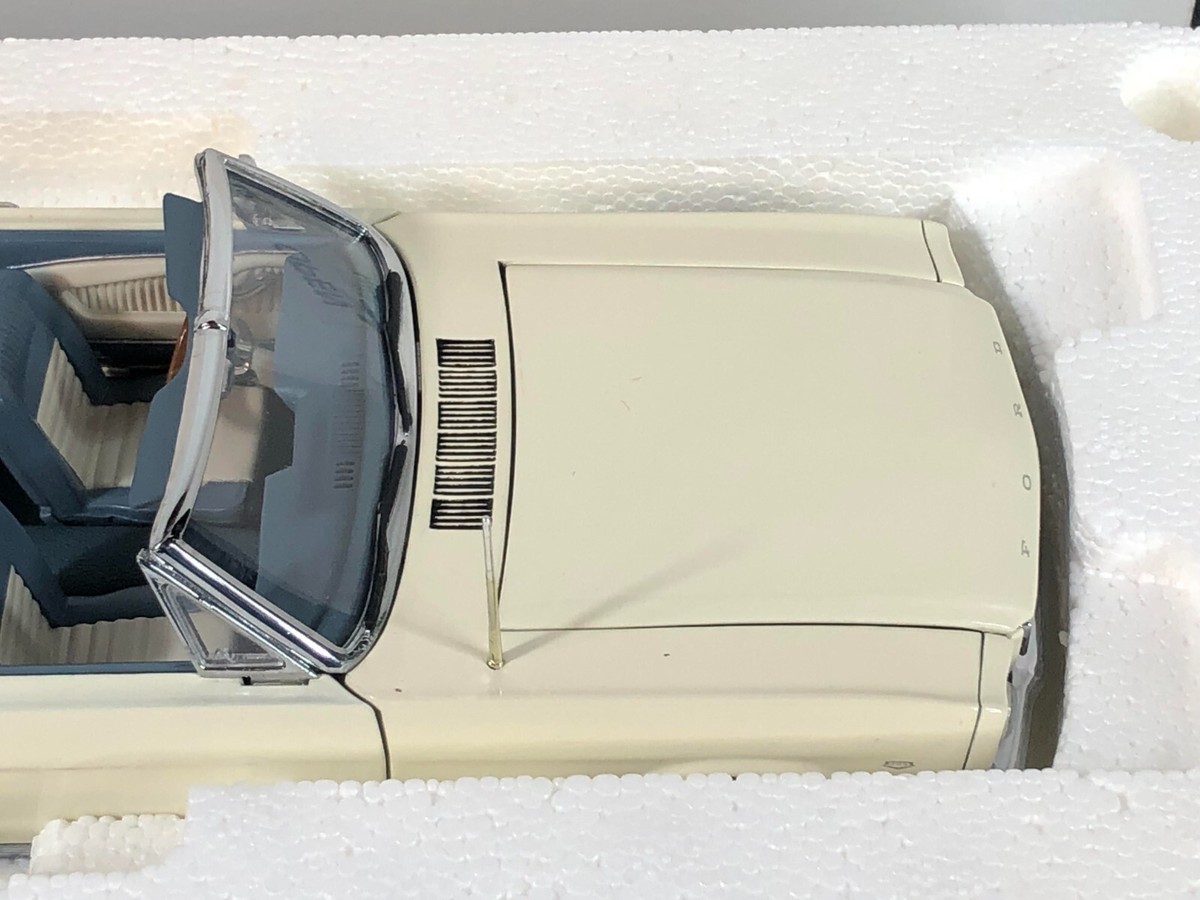 ダンバリーミント製　Danbury mint 1966年型　ムスタング　1/24 DANBURY MINT 1966 Ford Mustang Convertible 1/24 CAR DIECAST