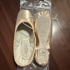 Freed Ballet Pointe Shoes Size 4 no X