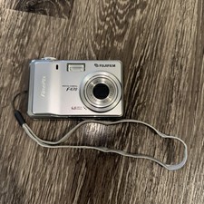 Fujifilm Digital Camera FinePix F470 6.0MP Silver Tested With Battery