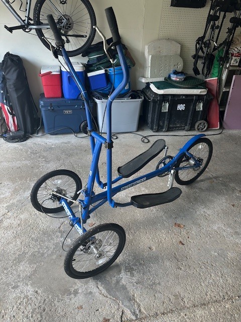 Street Strider 7i w/Stand For Indoors And Outdoors