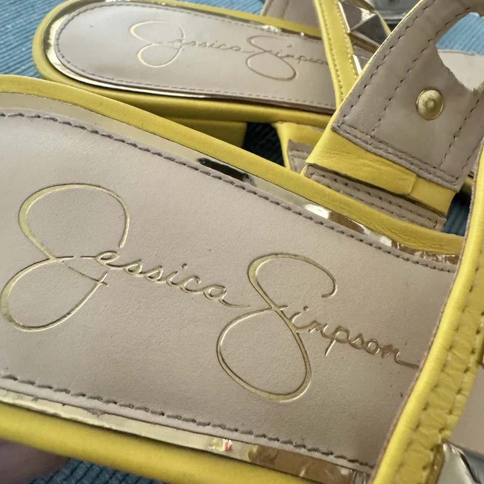 Sandalias para mujer Jessica Simpson amarillas con tachuelas talla 7 Foto 3 de 4