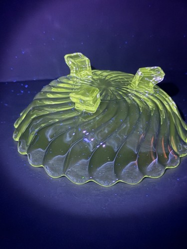 Ornate Glass Candy Dish - Picture 6 of 10