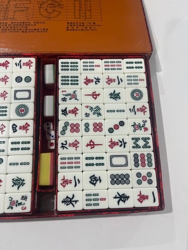 Mah Jong Table Chinese Acrilyc tiles with wind indicator - Picture 12 of 14