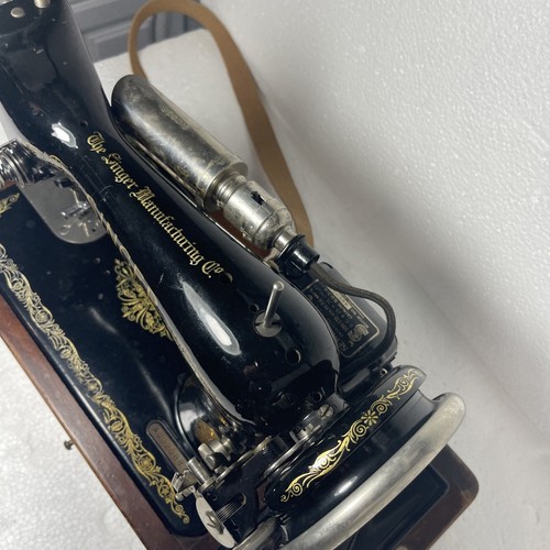 Antique Vintage Heavy Duty Singer 99-13 Sewing Machine W/ Case + more-read!!! - Picture 12 of 23