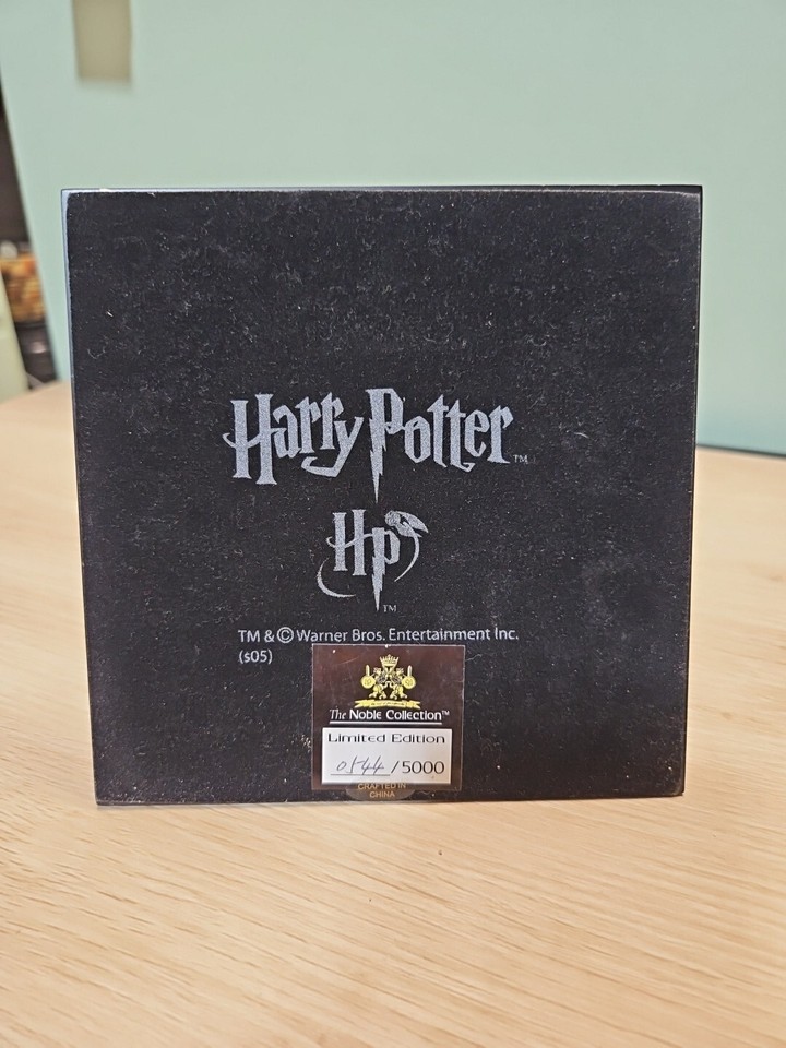 Harry Potter 2018 Silver Medal Cover Bundle | Royal Mail - View #3