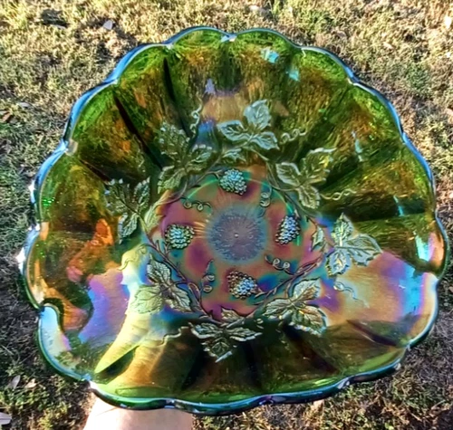 MILLERSBURG  TRI CORNER  GREEN STRAWBERRY WREATH 9 1/2" CARNIVAL GLASS BOWL-HTF