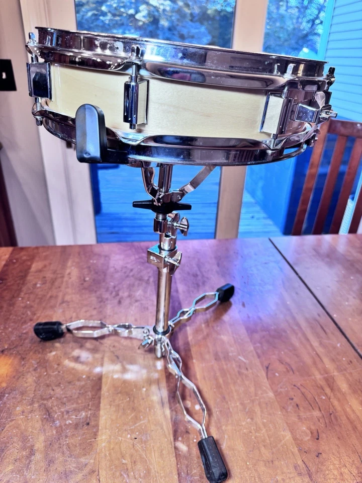 Ludwig Black / White Maple Piccolo Snare: 1980's NATURAL 3" x 13" & Drum Stand - Image 4 of 4