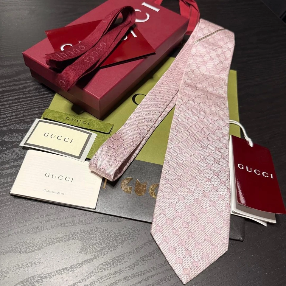 Новый неиспользованный галстук Gucci розовый GG чек 100% шелк сделано в Италии - Изображение 2 из 4