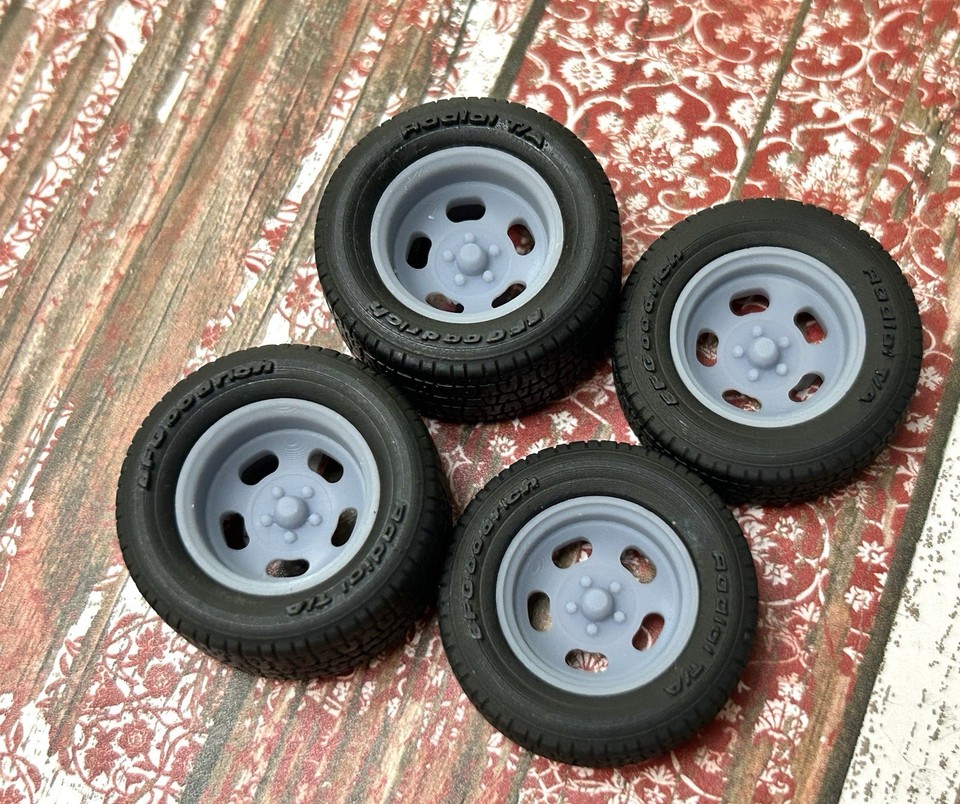 1/24 Scale: 15-inch “Five 5 Slot Mags” Resin Wheels W/ Wide Rear Tires ...