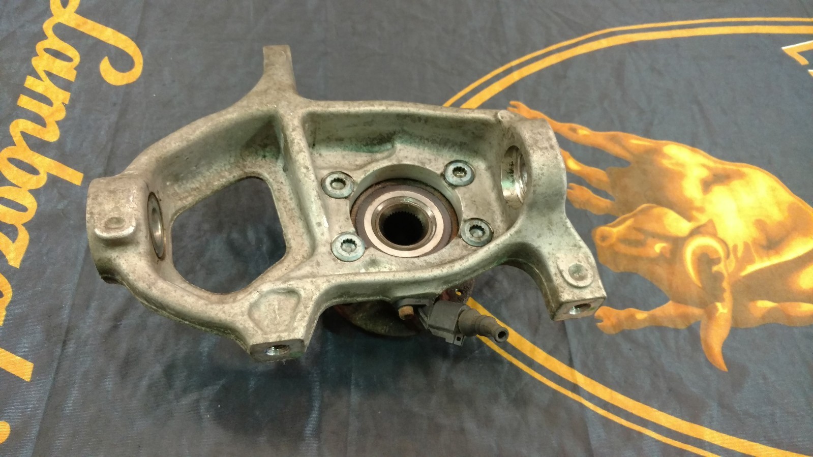 LAMBORGHINI HURACAN FRONT RIGHT PASSENGER SIDE HUB KNUCKLE BEARING OEM 4T0407246