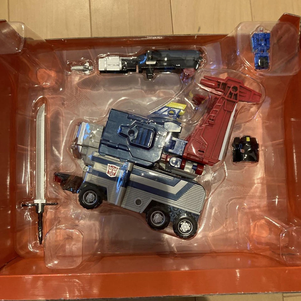 Transformers Legends LG42 Godbomber Figure Takara Tomy From Japan - Image 3 of 4