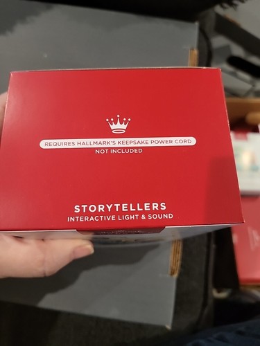 Hallmark 2023 ANITA'S PET SHOP Storytellers Keepsake Ornament - Picture 3 of 4