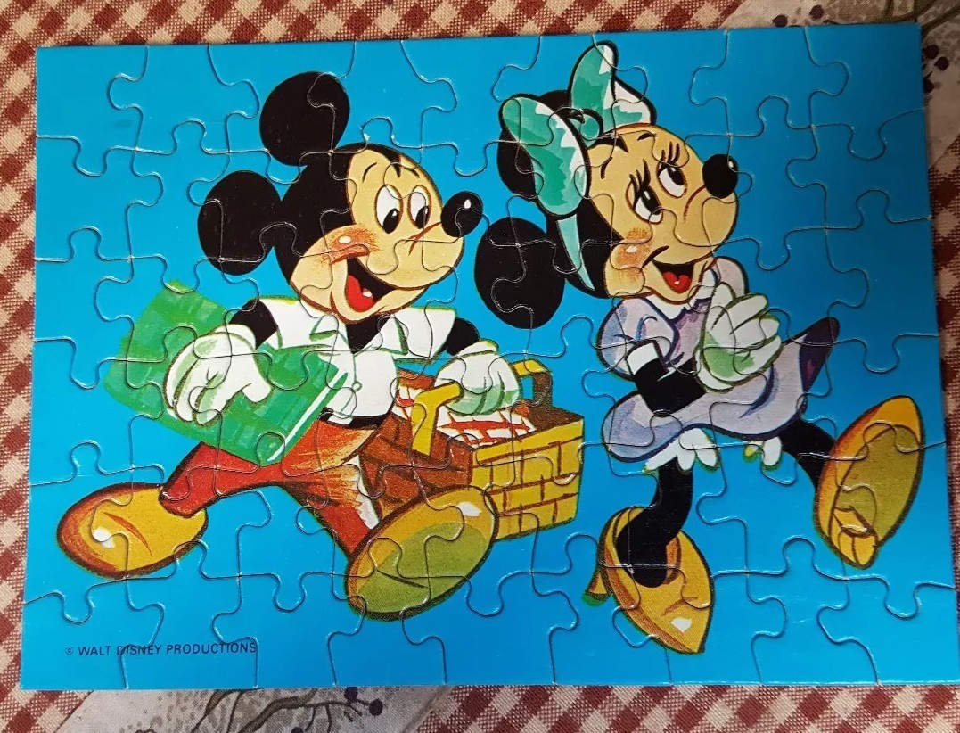 Vintage Walt Disney Mini Puzzle Mickey and Mini Picnic 54