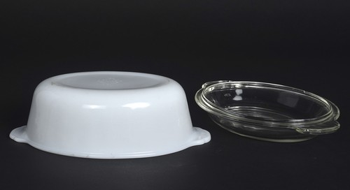 Fire King #467 2 Quart Oval Baking Dish with Glass Cover - Picture 3 of 4