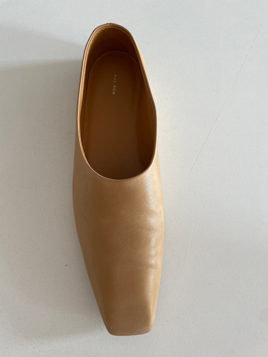 靴 THE ROW SQUARE TOE PUMP THE ROW Square Toe Flat Pump Leather Flats in Camel Size 41