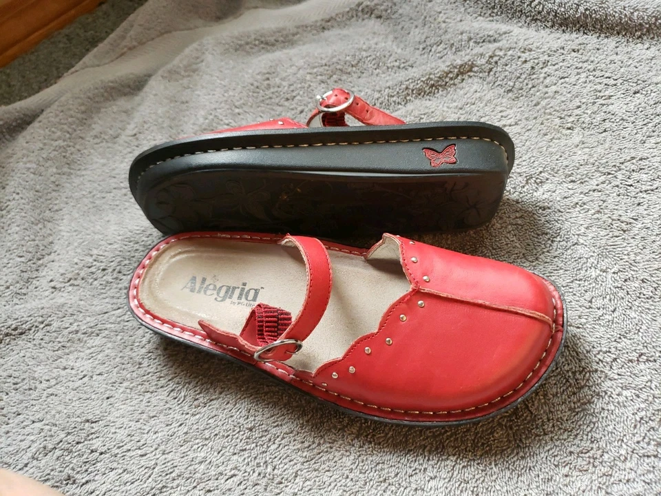 Sin cordones Alegria de cuero rojo. Forro plateado. Talla 36 Muy Linda Foto 4 de 4