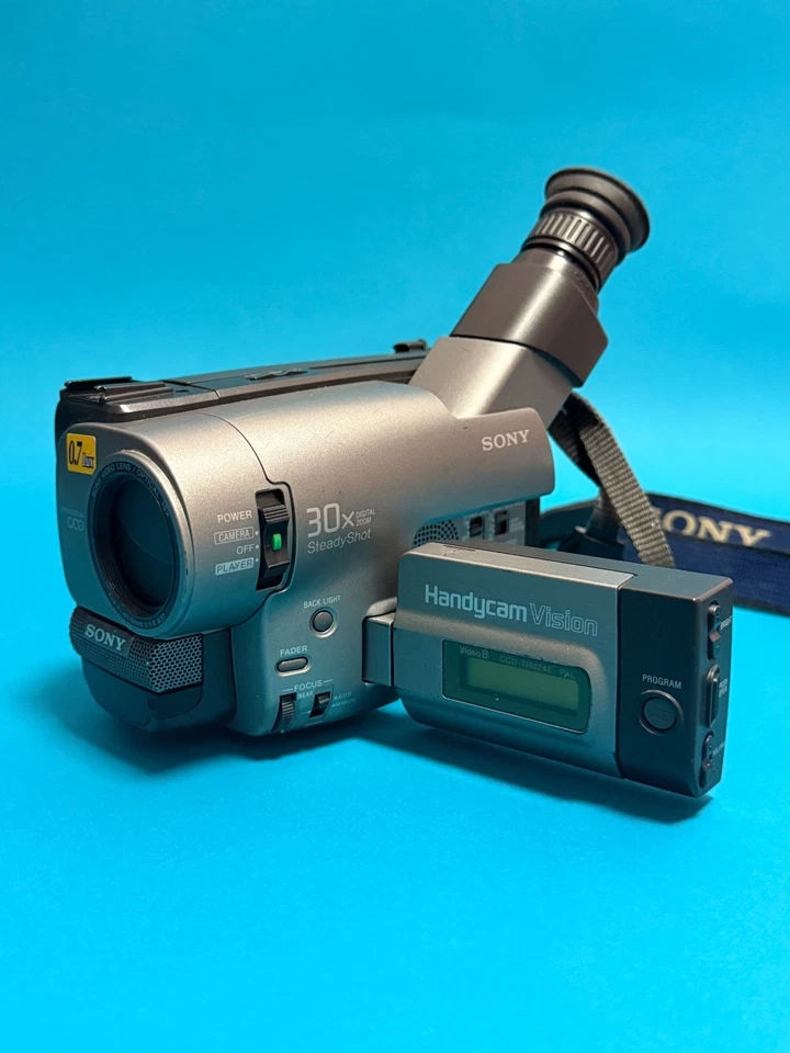 Sony CCD-TRV24E PAL Video Camera Recorder Video8 - Image 2 of 4