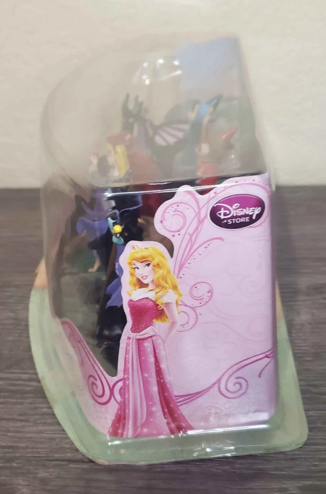 Disney Store Aurora Sleeping Beauty Figurine Figure Playset Cake Toppers - Image 2 of 4