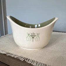 Taylor Smith And Taylor Green Adagio Sauce Or Gravy Bowl
