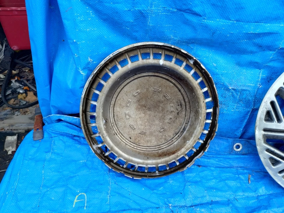 Dodge Challenger 1972 1973 1974 1975 1976, cargador, dardo o furgoneta tapacubos 14"" Foto 3 de 4