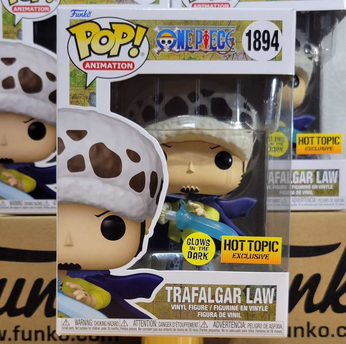 FUNKO POP TRAFALGAR LAW 1894 GLOW IN DARK HOT TOPIC EXCLUSIVE ONE