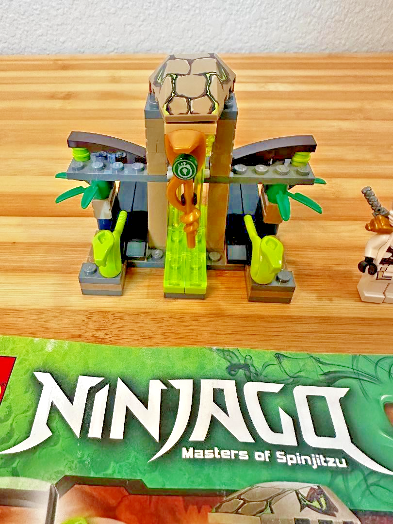 Lego Ninjago 9440 Venomari Shrine with Minifigure | eBay