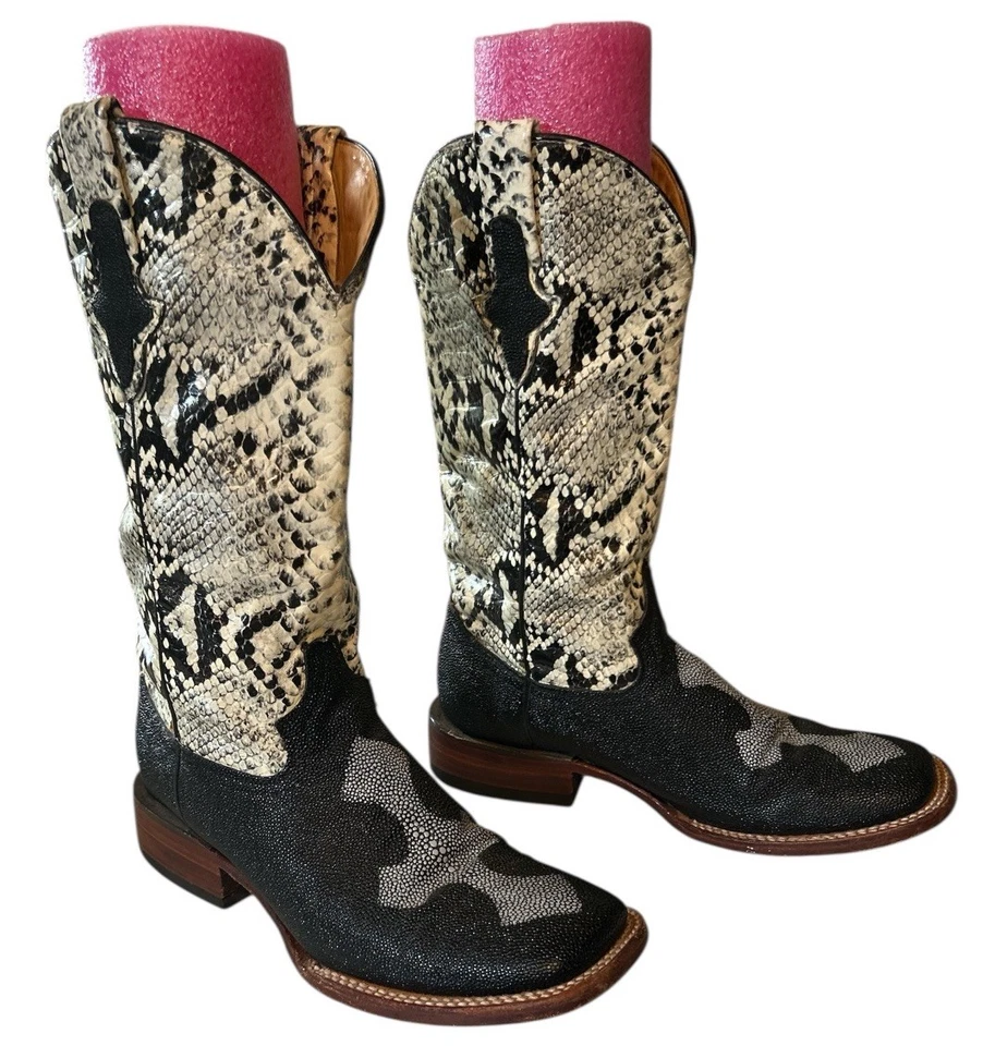 Botas Ferrini para mujer talla 7,5B cruz raya serpiente charol en relieve vaquera Foto 2 de 4