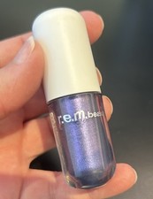 R.E.M. Make Up Liquid Eyeshadow In Shade Scie...