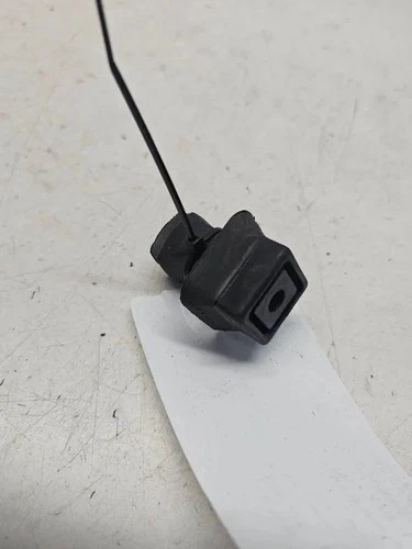 Radiator mount bracket
