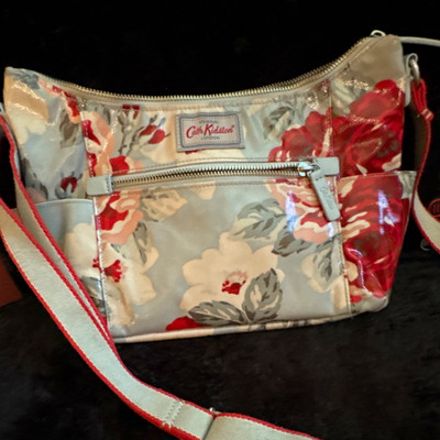 Cath Kidston Gray/Red Floral Crossbody Bag Zip Closure Lined Pockets Silver
