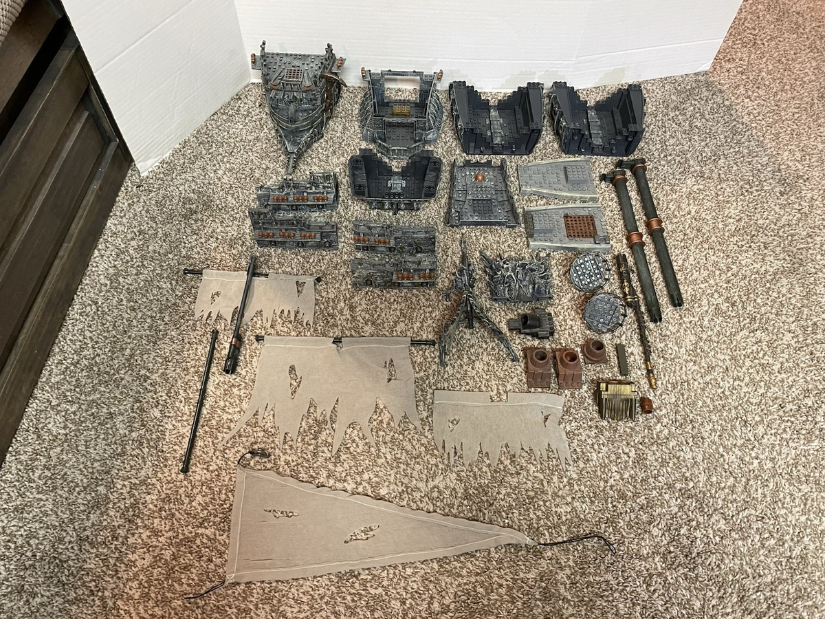 Mega Bloks Pirates of the Caribbean Ship 1029 Flying Dutchman