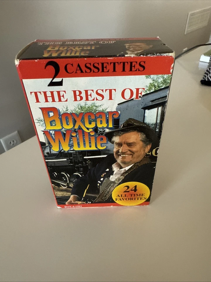 The Best of Boxcar Willie (Vol 1 &2) Cassettes Boxed Set Vintage1993 Autographed Foto 3 de 4
