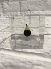 TEXAS GOLD OIL DROP IN LUCITE Pisapapeles Cubo Nuevo Gota Regalo Ejecutivo SFJ