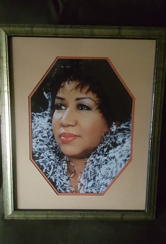 Aretha Franklin Queen of Soul R&B MUSIC 18X22 GLASS FRAMED PICTURE WALL READY - Picture 4 of 4